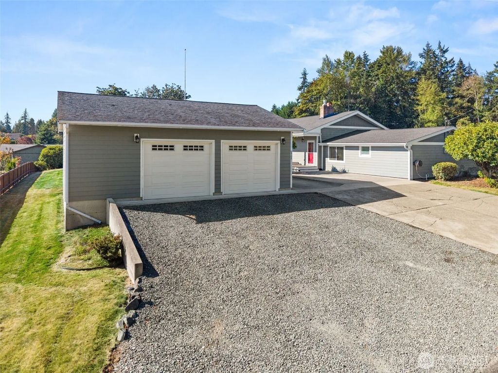 6902 92nd Street E, Puyallup