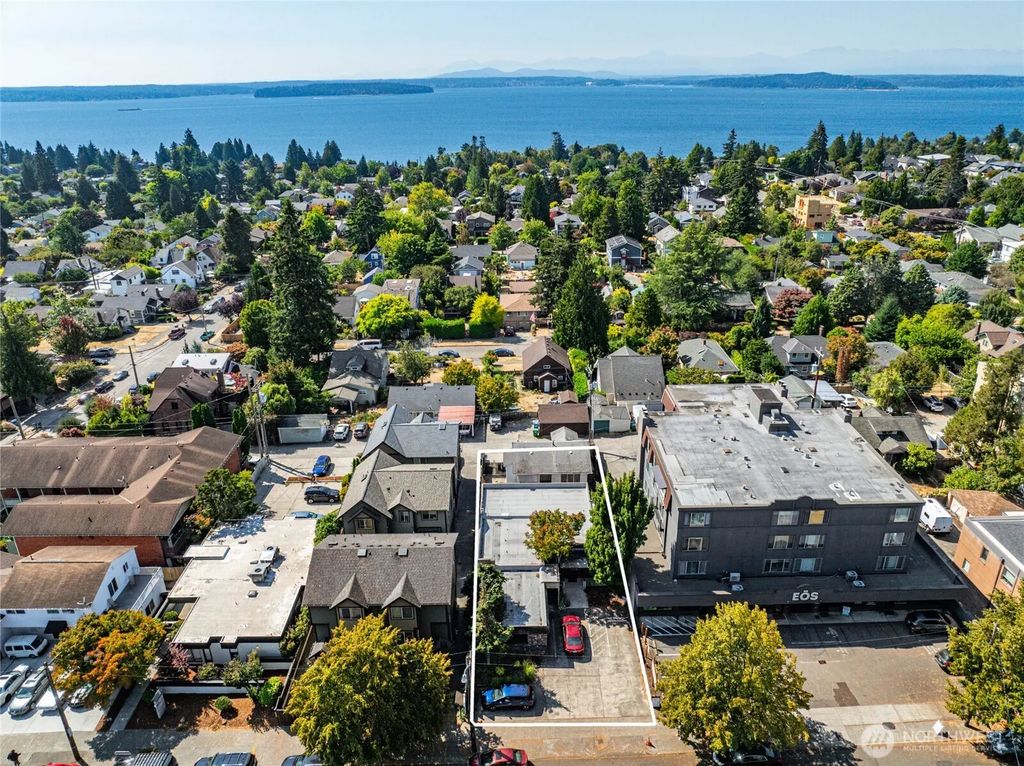 5639 California Avenue Sw, Seattle