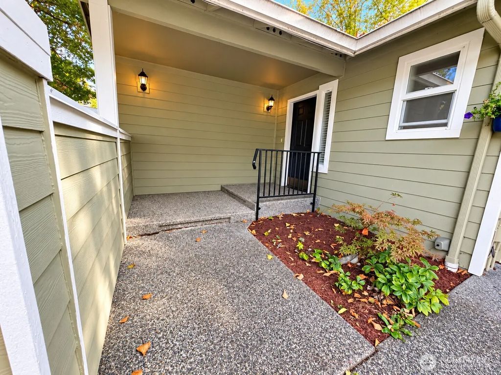 911 Nw Leisure Lane, Bremerton