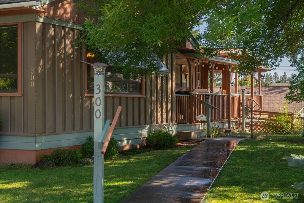 300 E Birch Street, Waterville