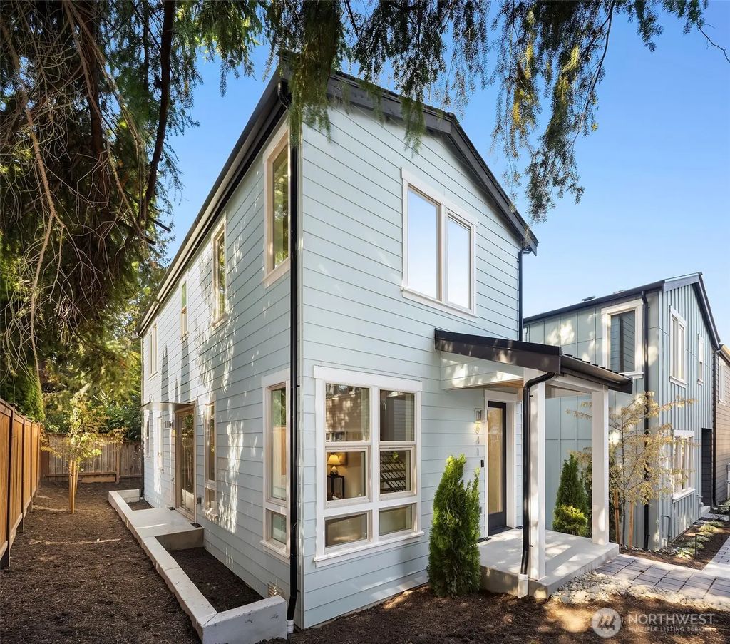641 18th Avenue W, Kirkland