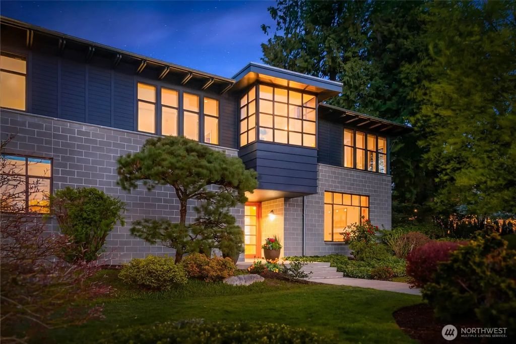 4218 92nd Avenue Ne, Yarrow Point