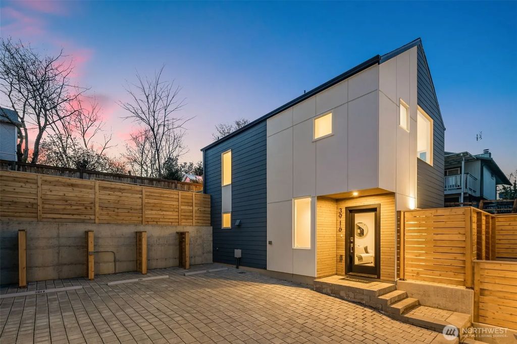 3916 S Juneau Street, Seattle