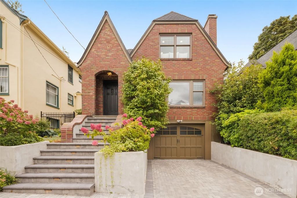 319 Smith Place, Seattle