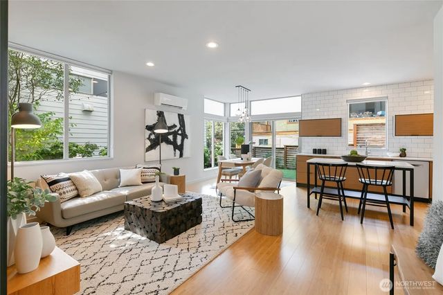 3128 Wetmore Avenue S A, Seattle