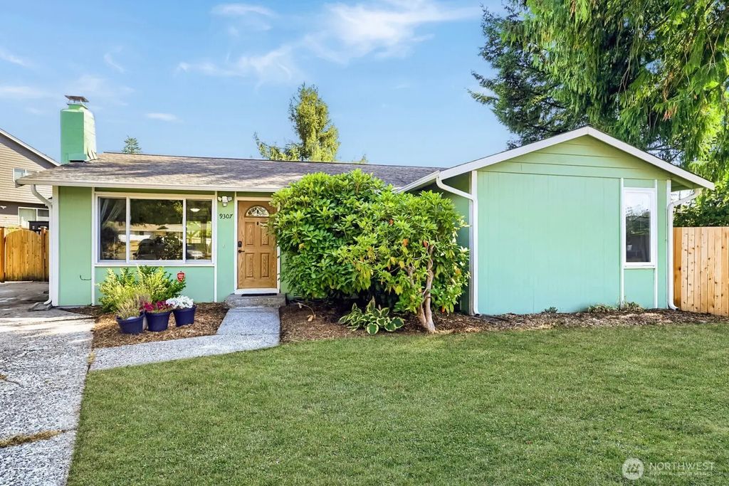 9307 3rd Place Se, Everett