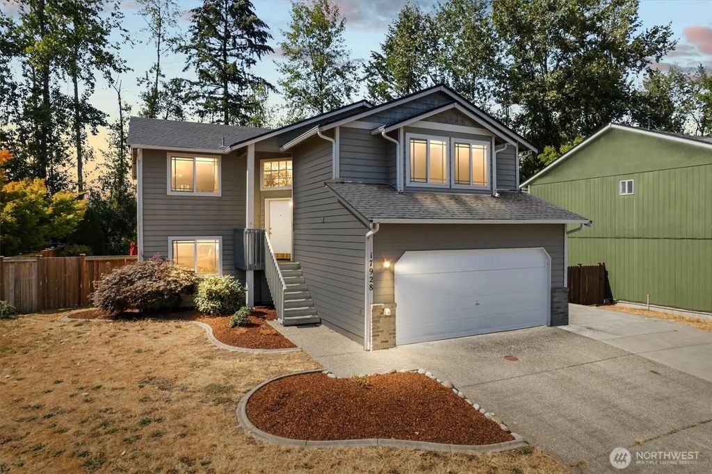 17928 66th Avenue Ct E, Puyallup