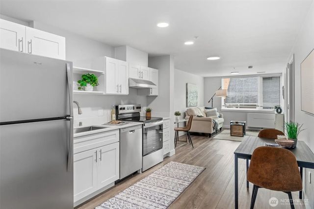 5022 Martin Luther King Jr Way S 10, Seattle