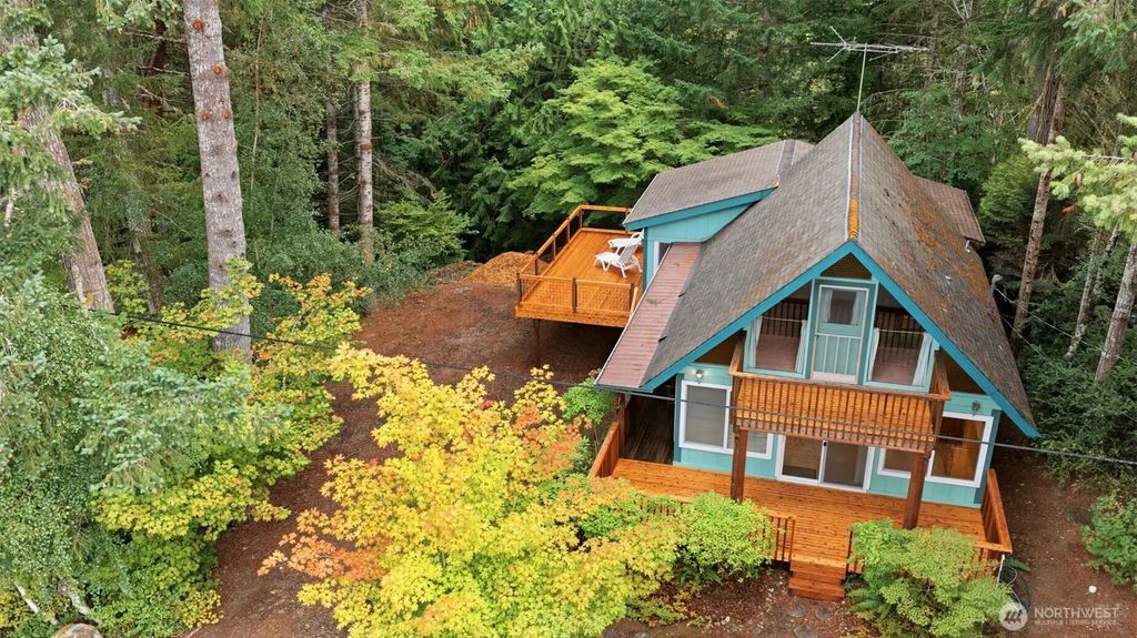 720 E Creekside Drive, Belfair