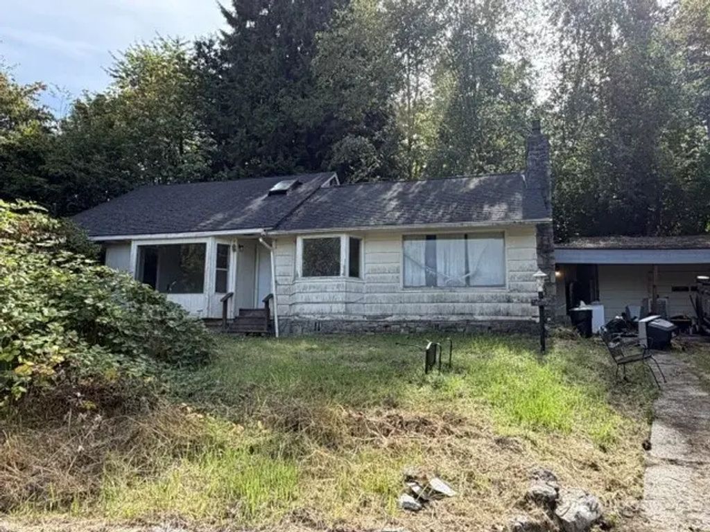 806 15th Avenue Se, Puyallup