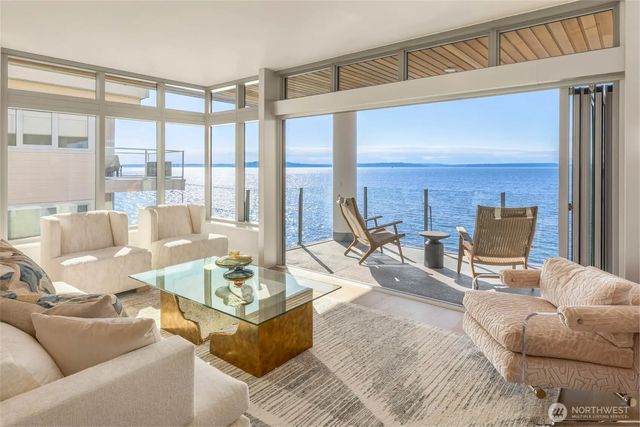 1250 Alki Avenue Sw Pha, Seattle