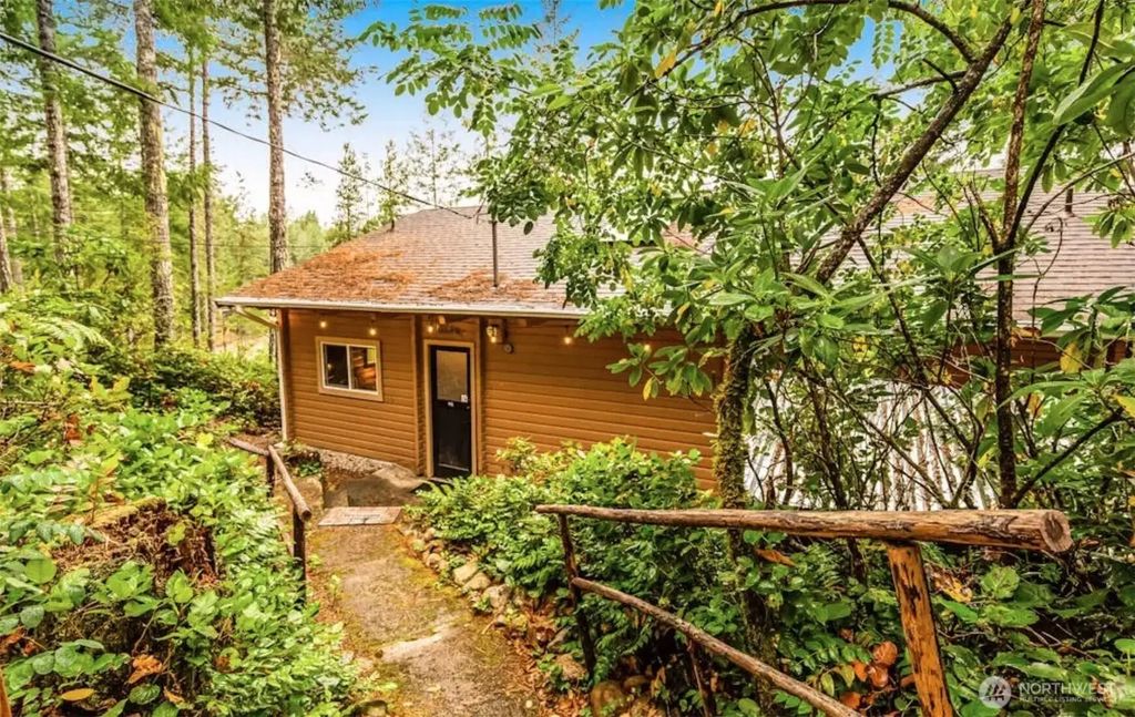 321 Ne Lakeshore Drive S, Tahuya