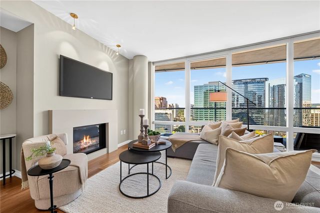 500 106th Avenue Ne 2103, Bellevue