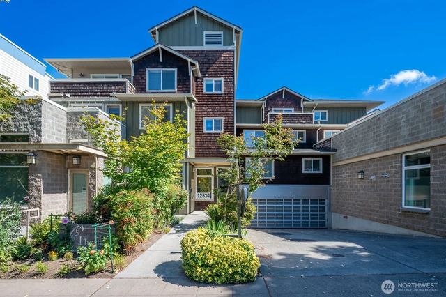 12534 15th Avenue Ne 36, Seattle