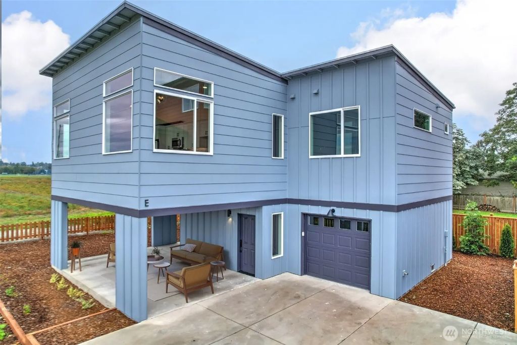 27523 102nd Avenue Nw E, Stanwood