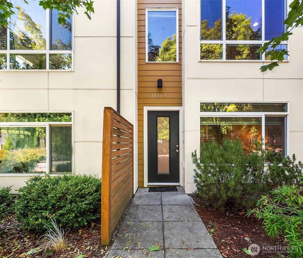 10363 Ashworth Avenue N, Seattle