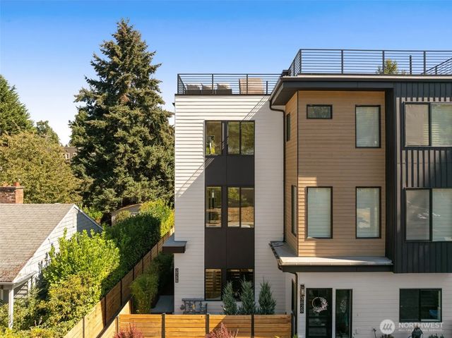 3828 35th Avenue W #b, Seattle