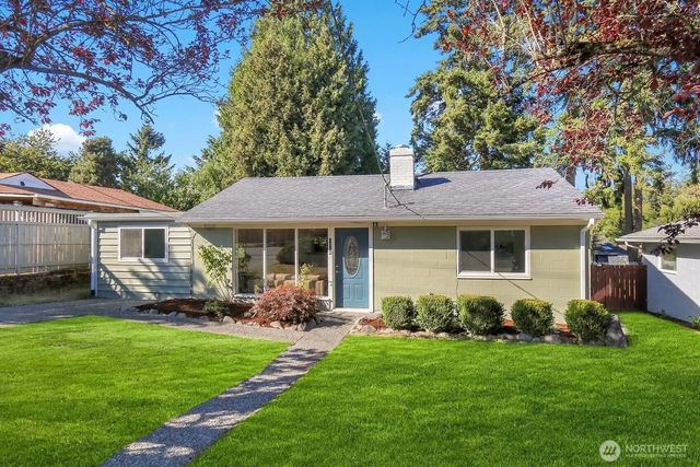 3328 Ne 6th Street, Renton