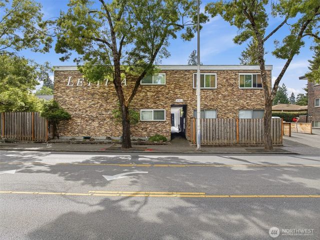 8701 35th Avenue Ne Apt 4, Seattle