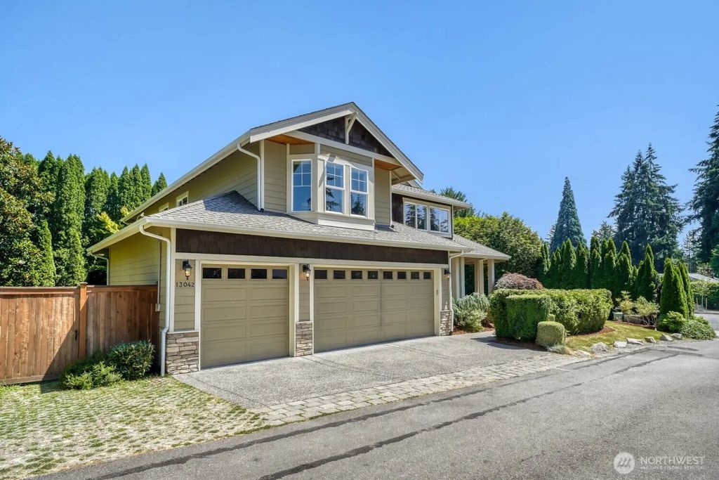 13042 Ne 8th Street, Bellevue