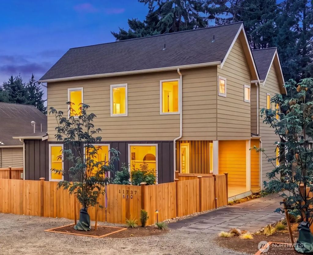 11737 40th Avenue Ne A, Seattle