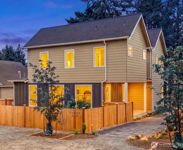 11737 40th Avenue Ne A, Seattle