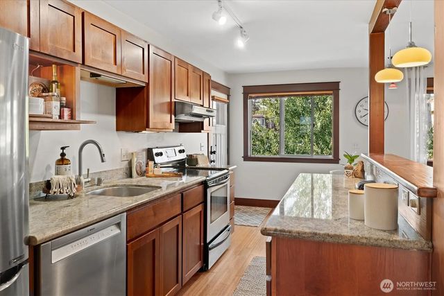 461 N 45th Street Unit 6, Seattle