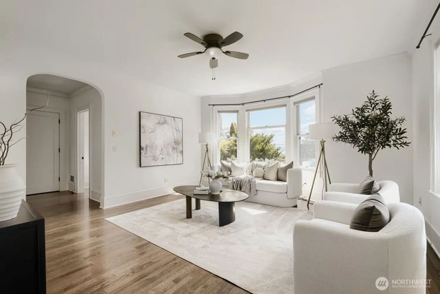 317 Lakeside Avenue S 3, Seattle