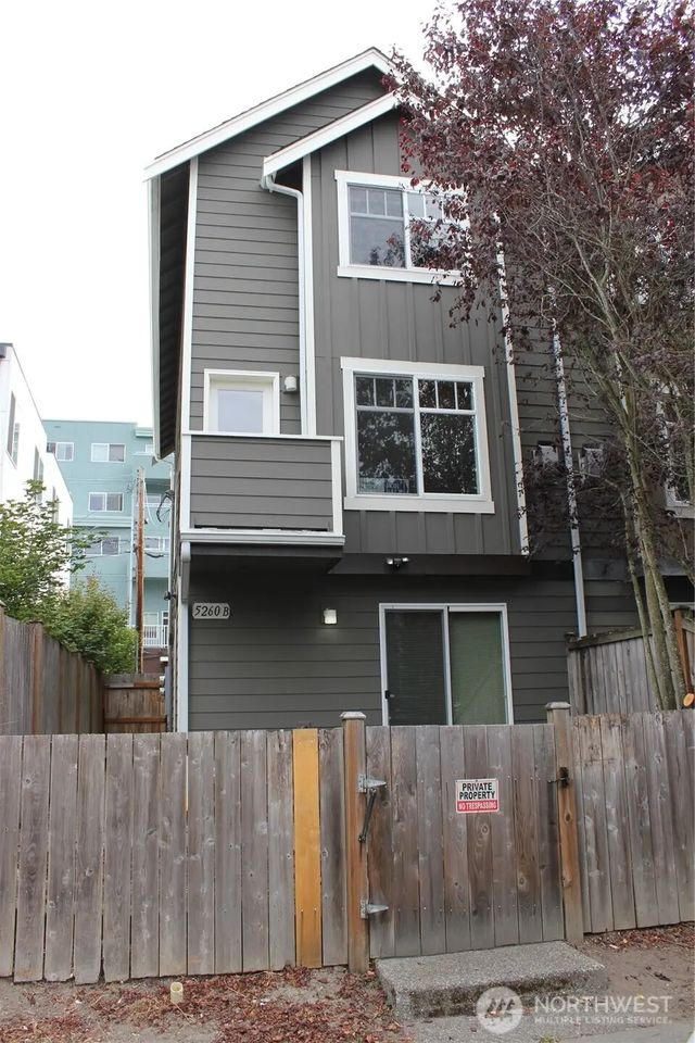 5260 Brooklyn Avenue Ne B, Seattle