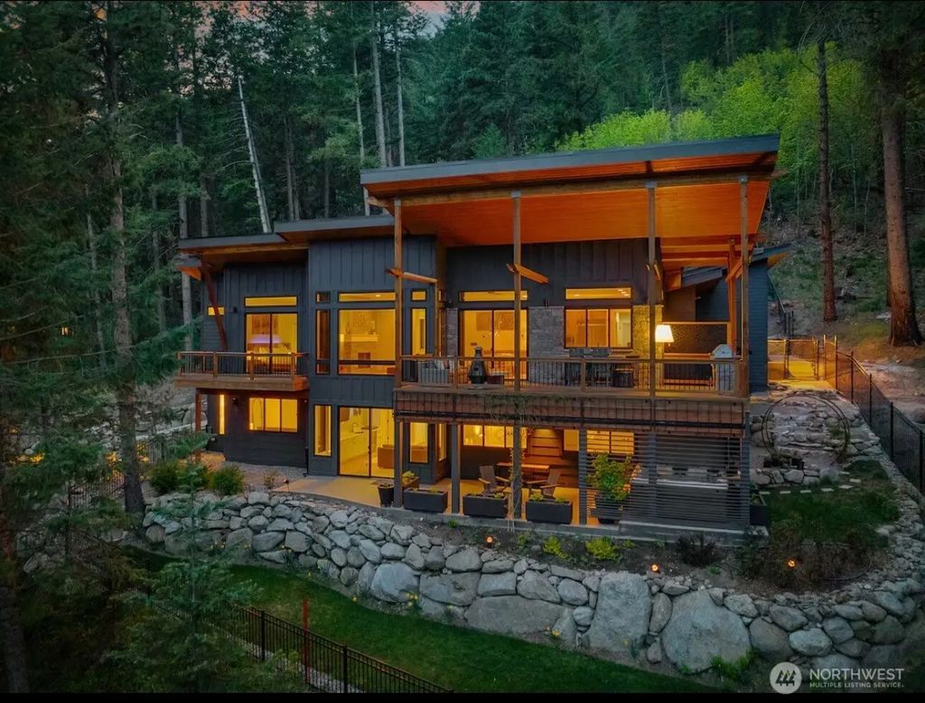 8836 Canal Road, Leavenworth
