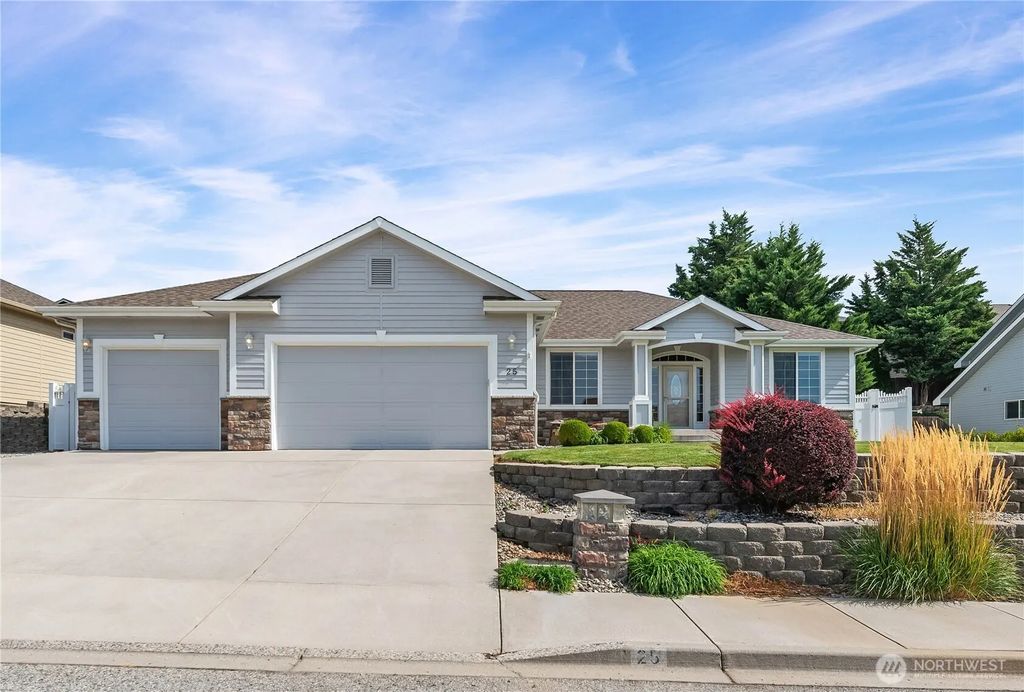 25 S Mandolin Avenue, East Wenatchee
