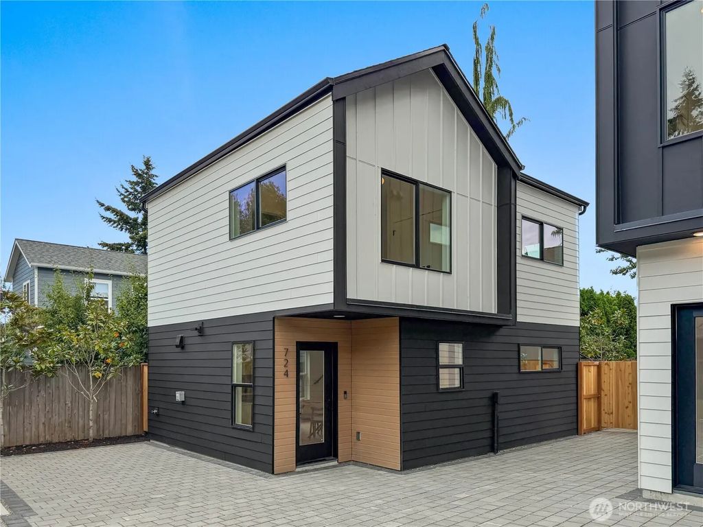 724 N 89th Street, Seattle