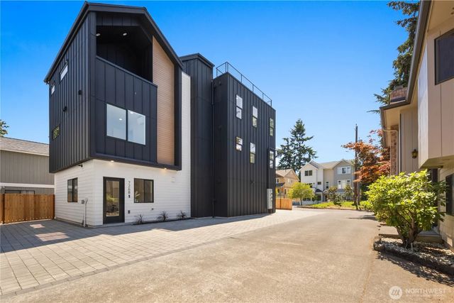 726 N 89th Street B, Seattle