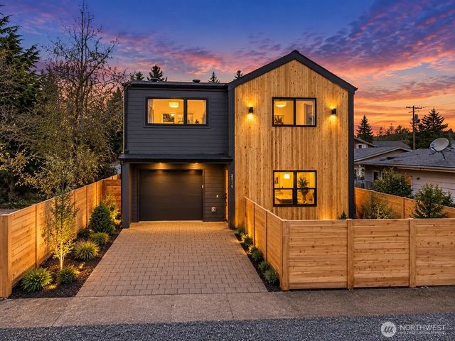 3215 22nd Avenue S, Seattle