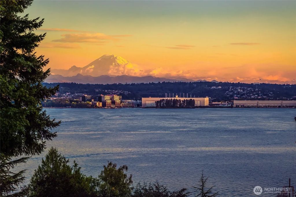 8337 E Mercer Way, Mercer Island