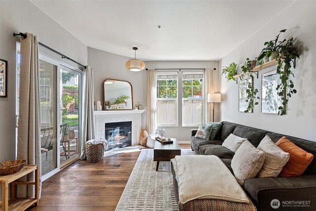 2034 Newport Way Nw 11-1, Issaquah