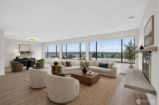 3608 26th Place W 301, Seattle