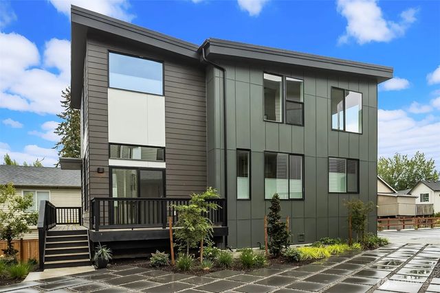 3007 S Dakota St, Seattle