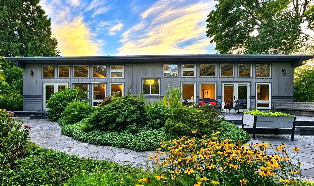 16 Cascade Key, Bellevue