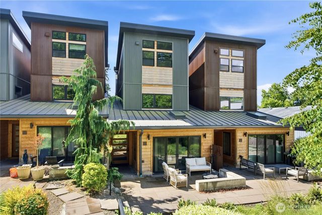 10323 Ne 189th St B, Bothell