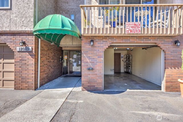 12035 32nd Avenue Ne 304, Seattle
