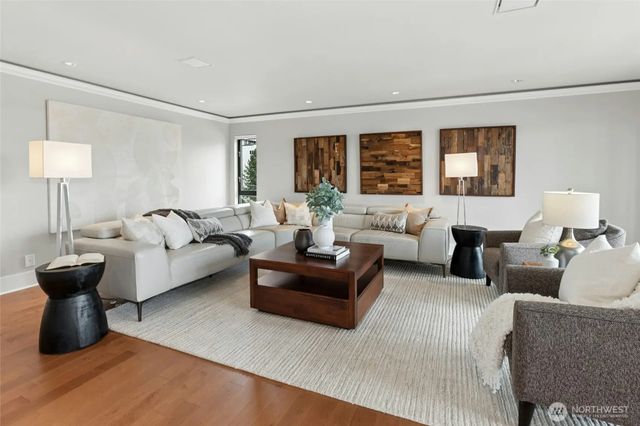 320 Melrose Avenue E 704, Seattle