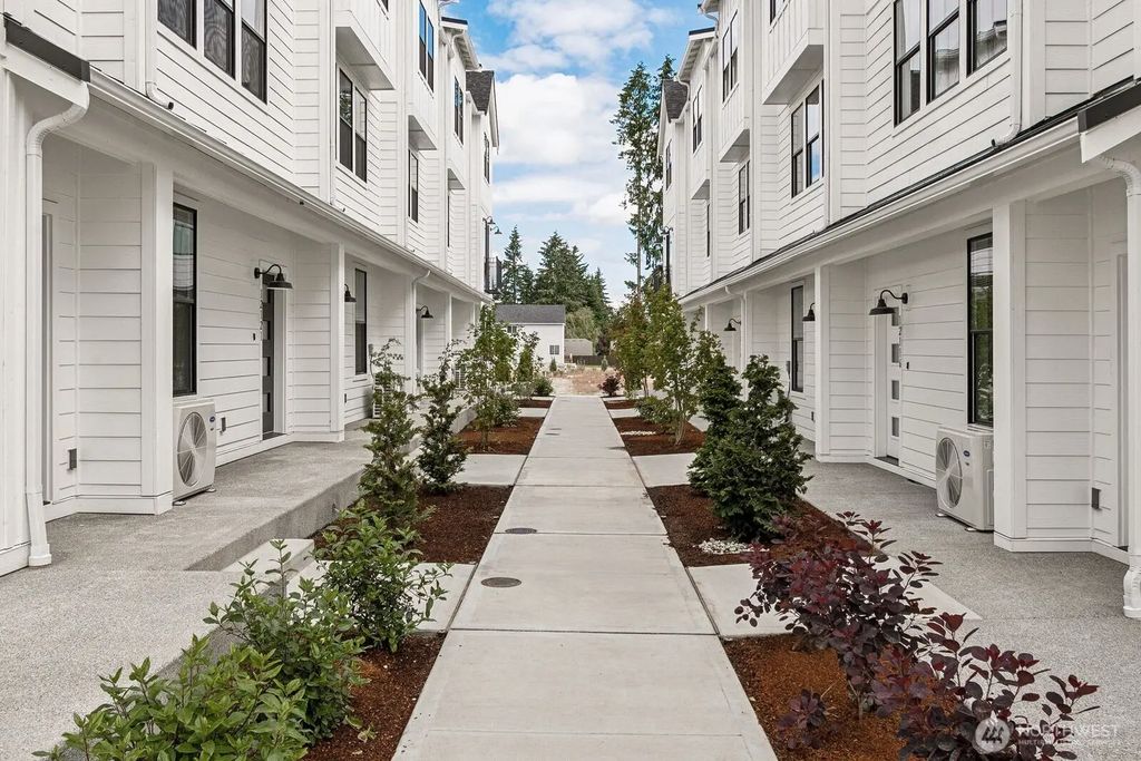 12059 127th Avenue Ct E 80, Puyallup