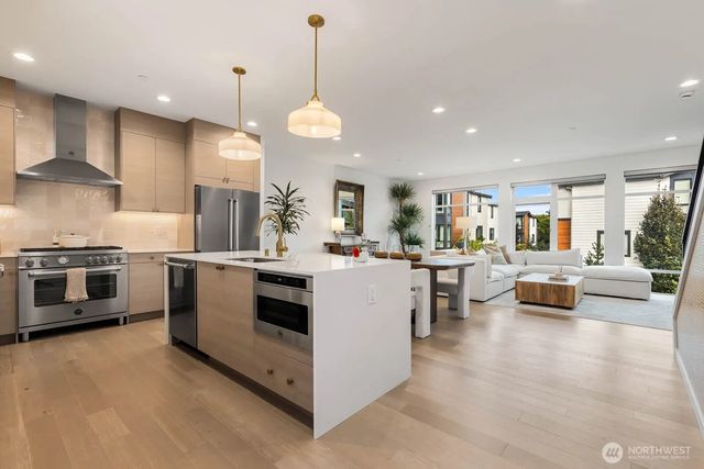 18303 96th Avenue Ne B, Bothell