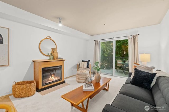 9057 Greenwood Avenue N 306, Seattle