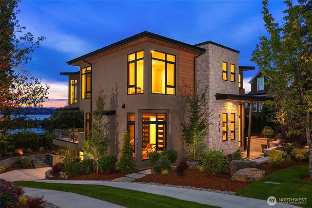 721 2nd Street S, Kirkland