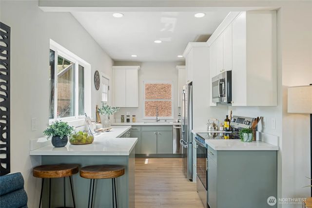 4015 Burton Place W, Seattle