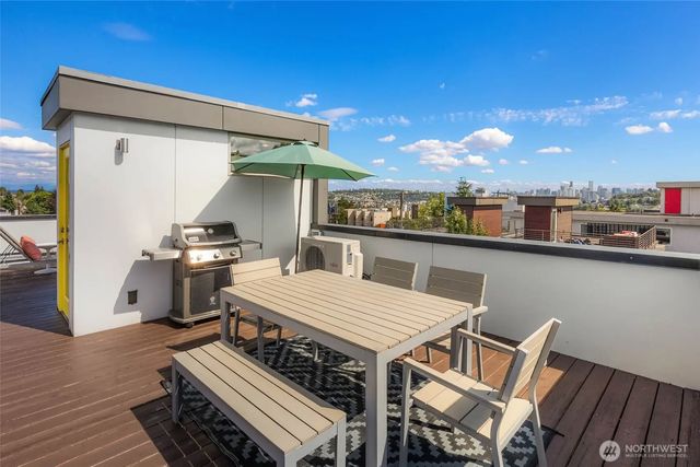 4112 Linden Avenue N A, Seattle