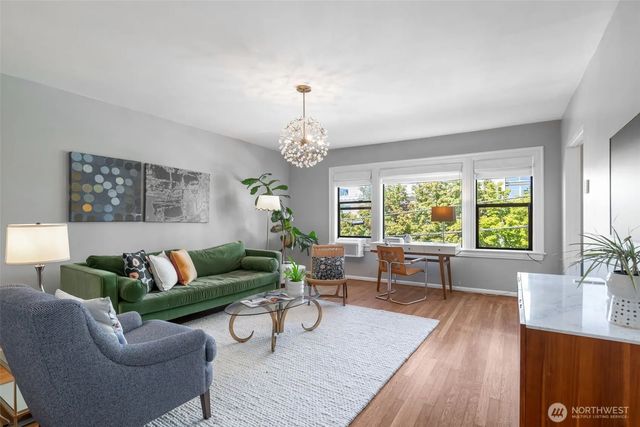 1136 13th Ave 305, Seattle