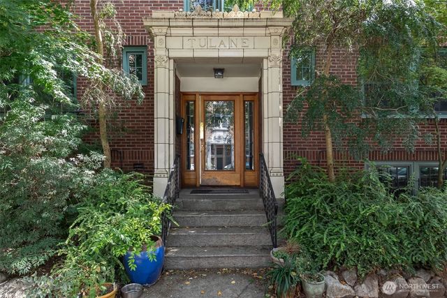 408 Bellevue Avenue E 201, Seattle